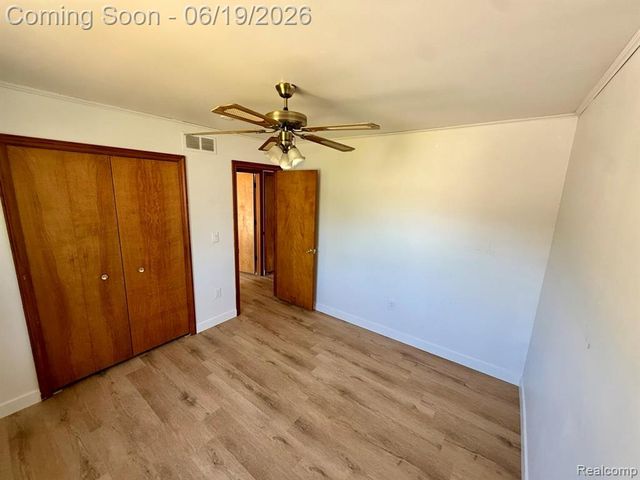 27087 Alden Street, Madison Heights, MI 48071