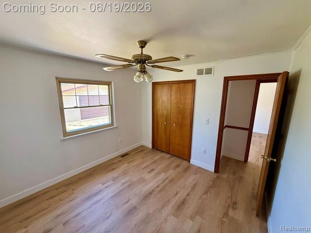 27087 Alden Street, Madison Heights, MI 48071