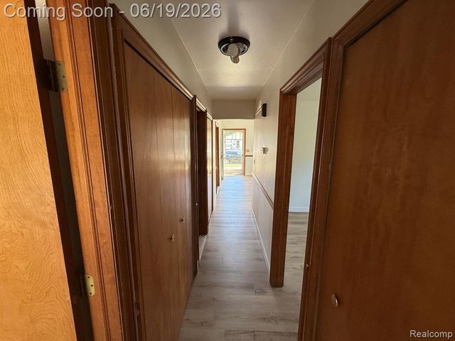 27087 Alden Street, Madison Heights, MI 48071