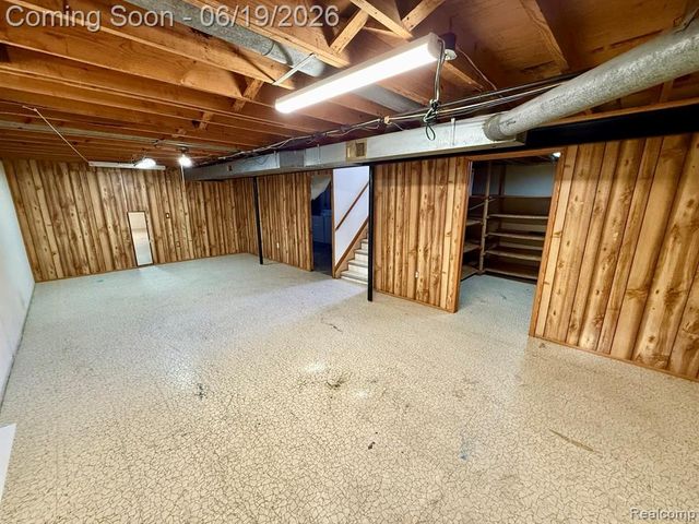 27087 Alden Street, Madison Heights, MI 48071