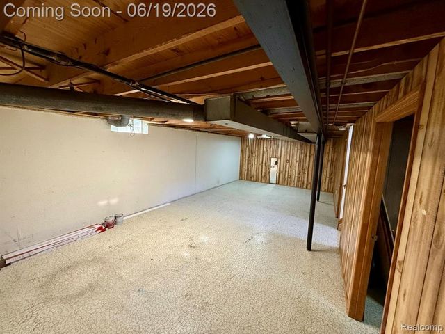 27087 Alden Street, Madison Heights, MI 48071