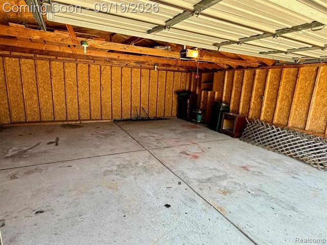 27087 Alden Street, Madison Heights, MI 48071