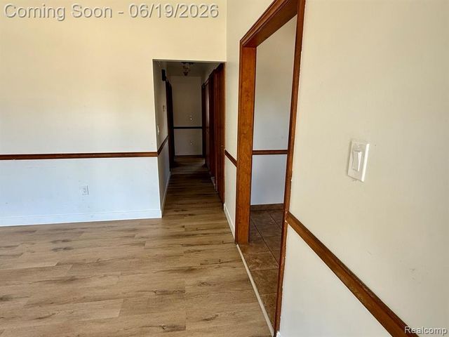 27087 Alden Street, Madison Heights, MI 48071