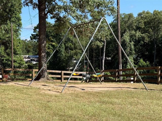 40 St Croix Drive, Point Blank, TX 77364