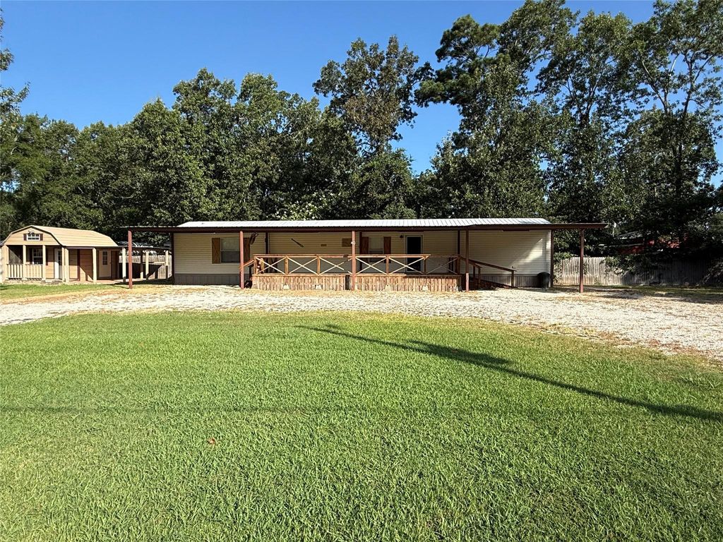 40 St Croix Drive, Point Blank, TX 77364