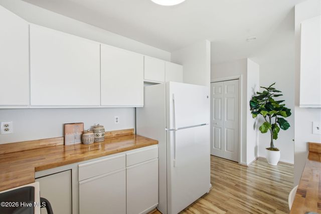 1202 Carolina Beach Avenue N Apt 3, Carolina Beach, NC 28428
