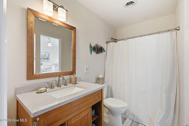 1202 Carolina Beach Avenue N Apt 3, Carolina Beach, NC 28428