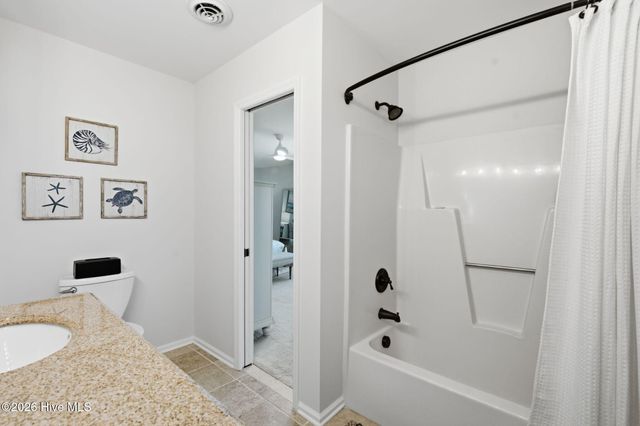 1202 Carolina Beach Avenue N Apt 3, Carolina Beach, NC 28428