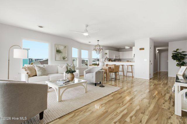 1202 Carolina Beach Avenue N Apt 3, Carolina Beach, NC 28428