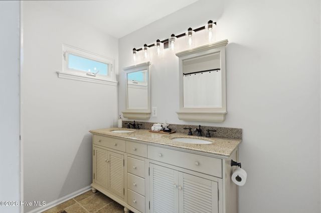 1202 Carolina Beach Avenue N Apt 3, Carolina Beach, NC 28428