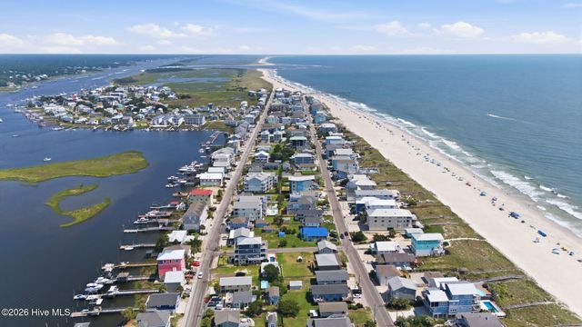 1202 Carolina Beach Avenue N Apt 3, Carolina Beach, NC 28428