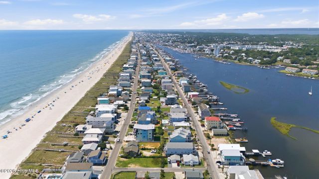1202 Carolina Beach Avenue N Apt 3, Carolina Beach, NC 28428