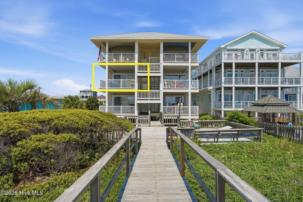 1202 Carolina Beach Avenue N Apt 3, Carolina Beach, NC 28428