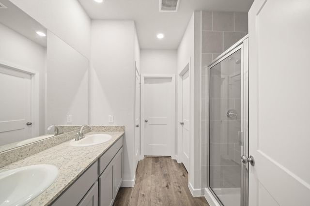 306 Bennett Street, Angleton, TX 77515