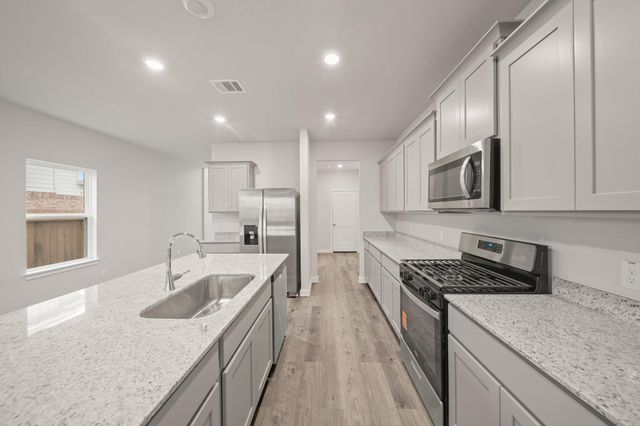 306 Bennett Street, Angleton, TX 77515