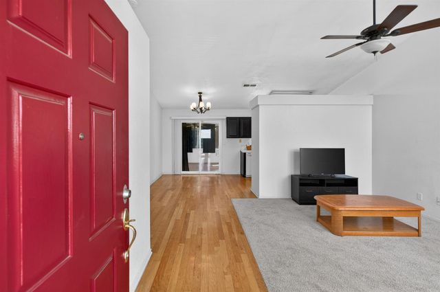 9178 Sebastiani Way, Sacramento, CA 95829