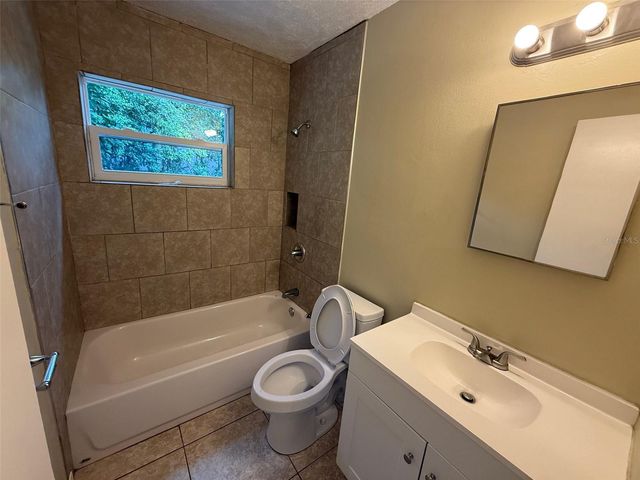 3537 NW 49 AVENUE, Gainesville, FL 32606