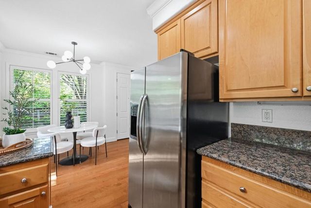 707 Valparaiso Avenue, Menlo Park, CA 94025