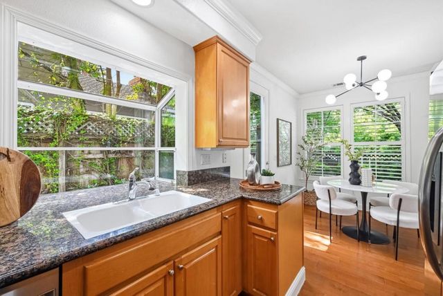 707 Valparaiso Avenue, Menlo Park, CA 94025
