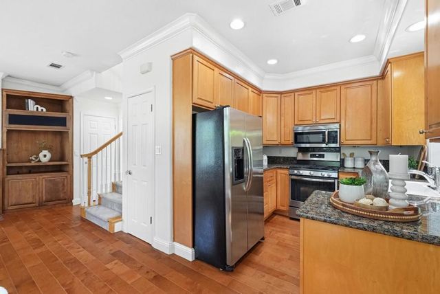 707 Valparaiso Avenue, Menlo Park, CA 94025