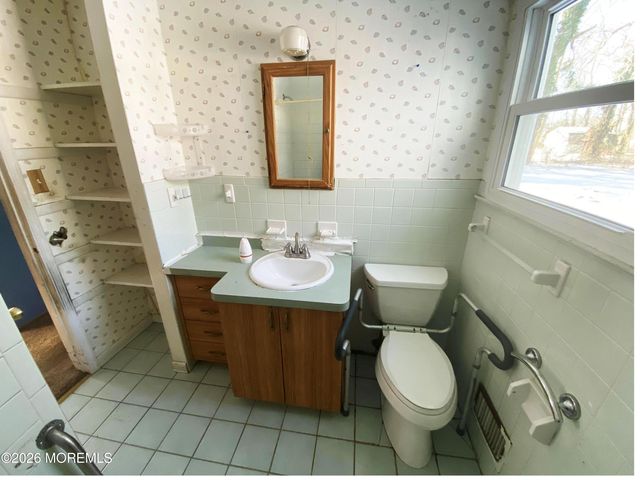 17 Clark Drive, Howell, NJ 07731