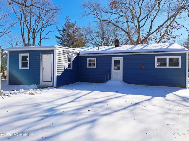 17 Clark Drive, Howell, NJ 07731