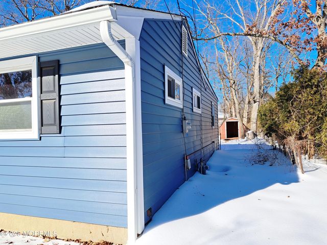 17 Clark Drive, Howell, NJ 07731