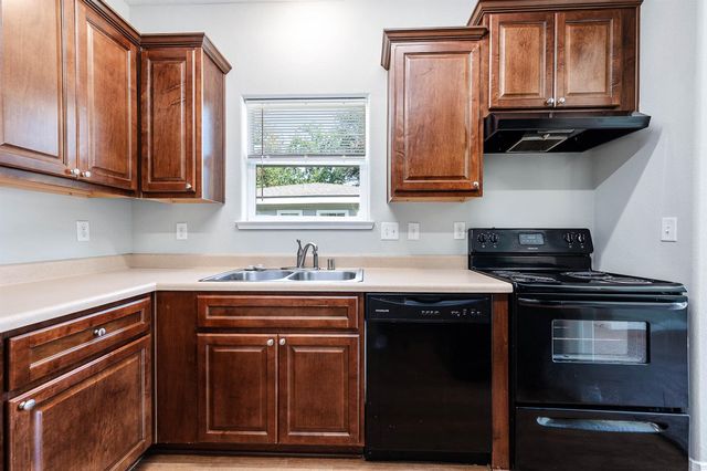 1530 1st Avenue N, Texas City, TX 77590