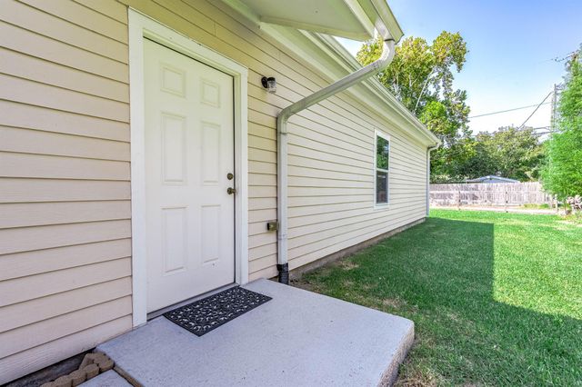 1530 1st Avenue N, Texas City, TX 77590