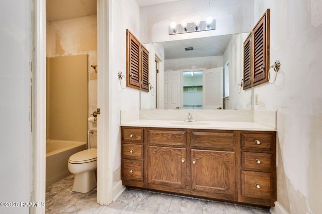 403 N Michot Road, Lafayette, LA 70508