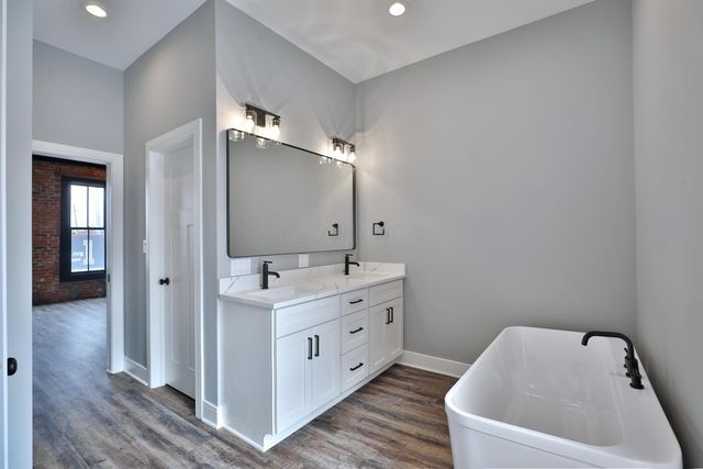 370 S Washington Avenue, Columbus, OH 43215