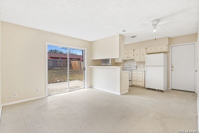 4718 Casa Oro St, San Antonio, TX 78233