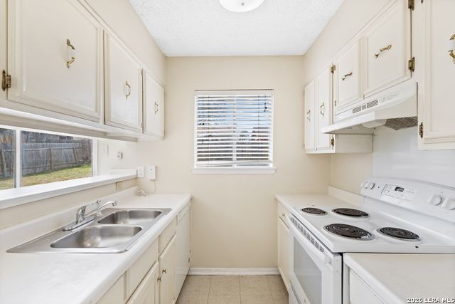 4718 Casa Oro St, San Antonio, TX 78233