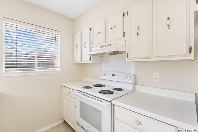 4718 Casa Oro St, San Antonio, TX 78233