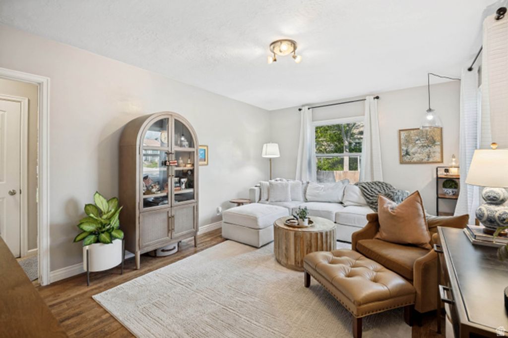 2333 E LAKEVIEW DR, Salt Lake City, UT 84109
