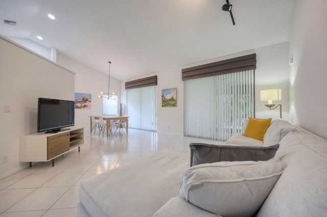 7520 Lexington Club Boulevard A, Delray Beach, FL 33446