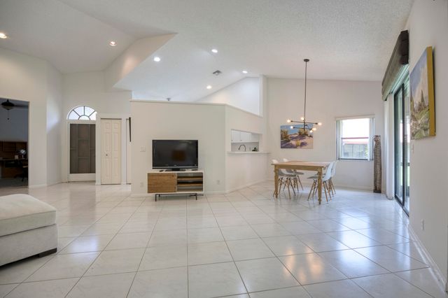 7520 Lexington Club Boulevard A, Delray Beach, FL 33446