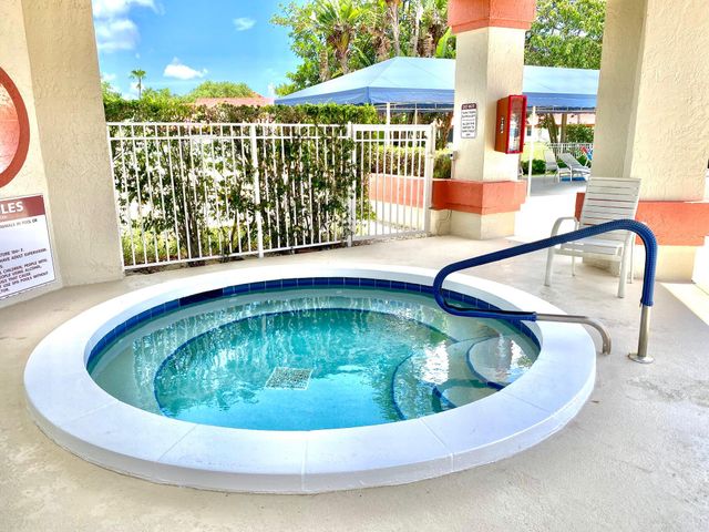 7520 Lexington Club Boulevard A, Delray Beach, FL 33446