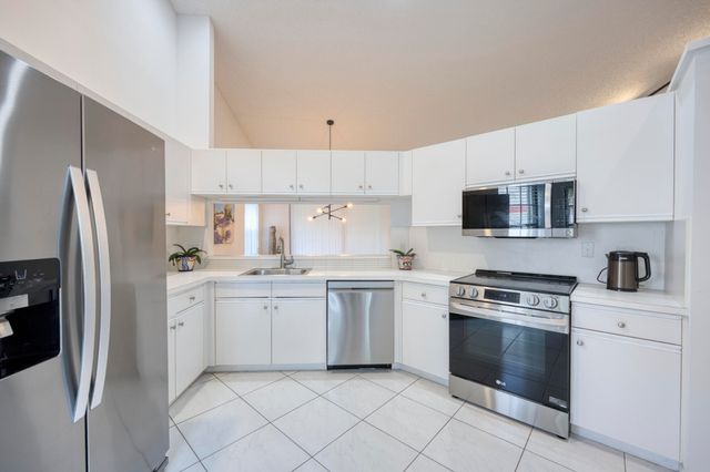 7520 Lexington Club Boulevard A, Delray Beach, FL 33446