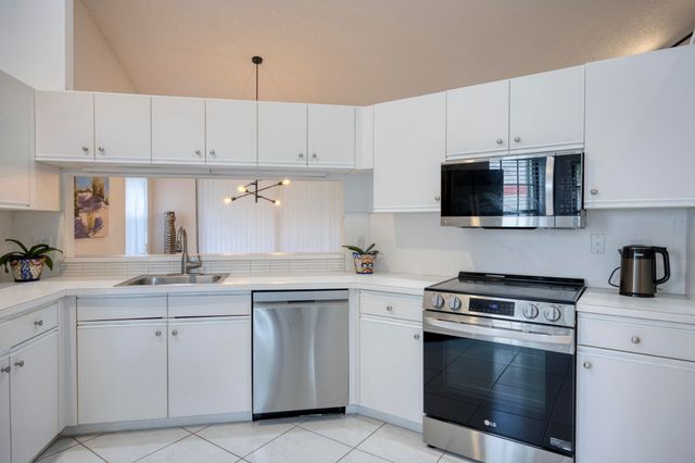 7520 Lexington Club Boulevard A, Delray Beach, FL 33446