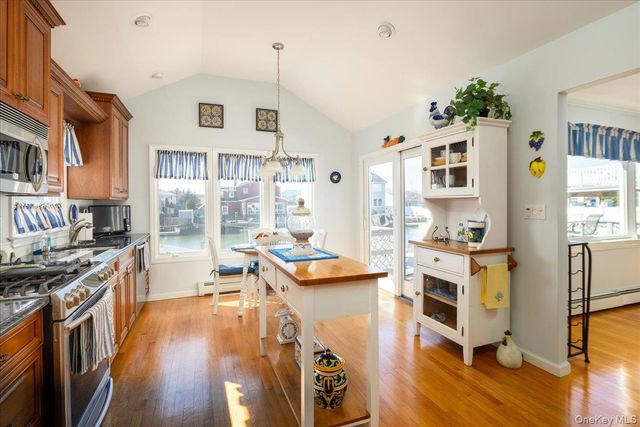 34 Jackson Place, Massapequa, NY 11758