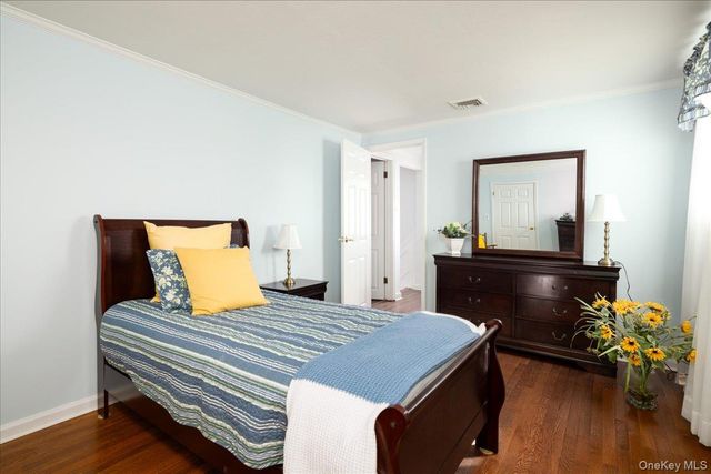 34 Jackson Place, Massapequa, NY 11758