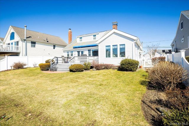 34 Jackson Place, Massapequa, NY 11758