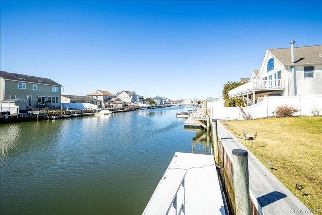 34 Jackson Place, Massapequa, NY 11758