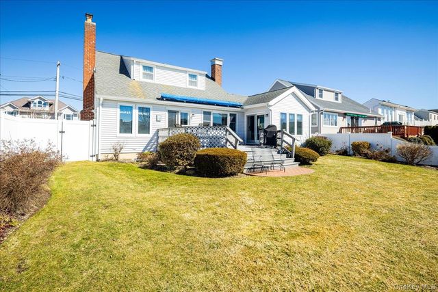 34 Jackson Place, Massapequa, NY 11758