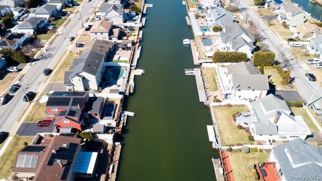 34 Jackson Place, Massapequa, NY 11758