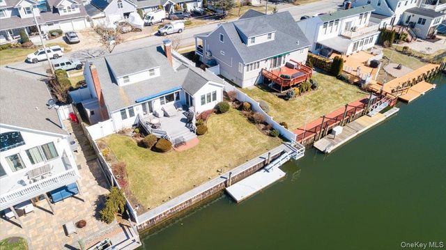 34 Jackson Place, Massapequa, NY 11758