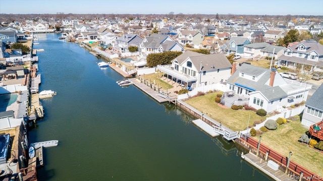 34 Jackson Place, Massapequa, NY 11758