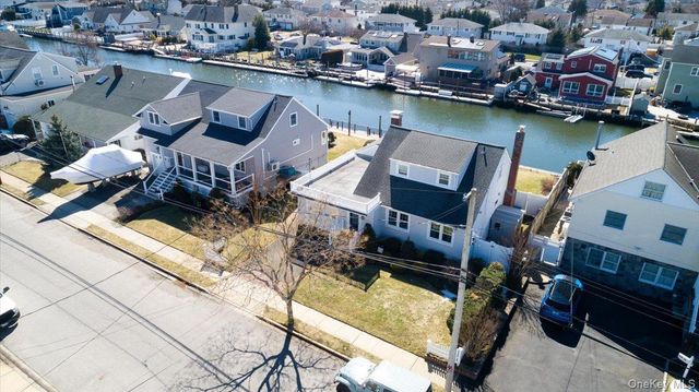 34 Jackson Place, Massapequa, NY 11758