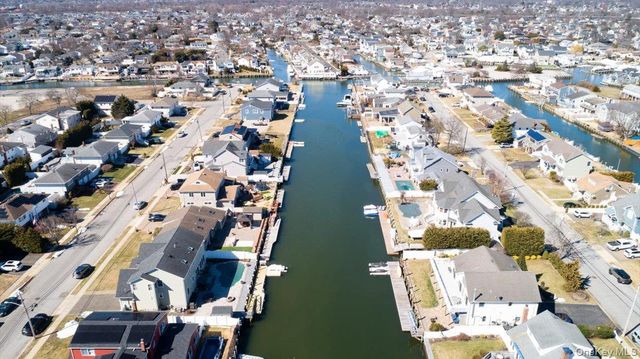 34 Jackson Place, Massapequa, NY 11758